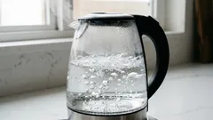 Acqua bollita: è pericolosa o no? Analizziamo i miti in cui credono milioni di persone